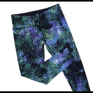 Tuff Athletics Leggings in peacock print